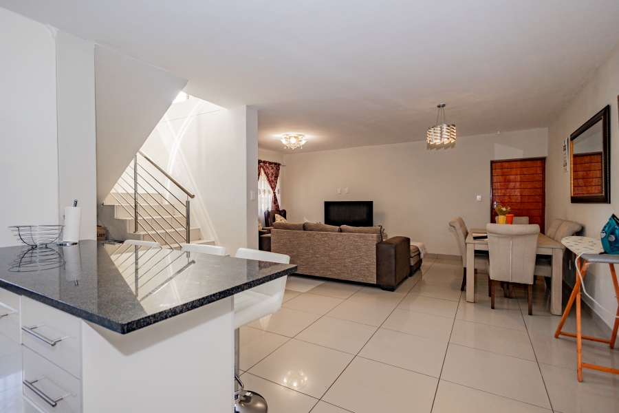 6 Bedroom Property for Sale in Sanddrift Western Cape